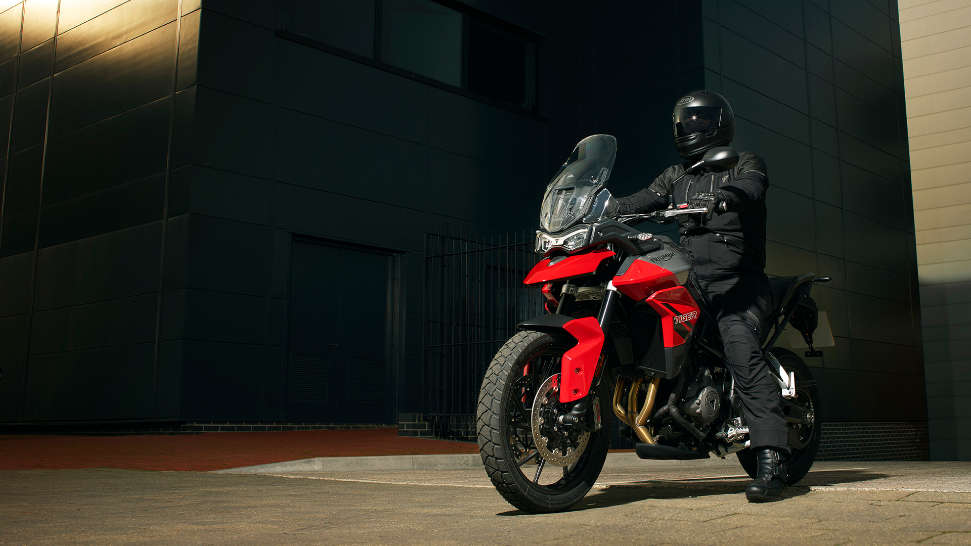 Triumph Tiger 850. Триумф Тайгер 2021. Триумф Тайгер 850. Triumph Tiger 850 Sport замена воздушного фильтра.